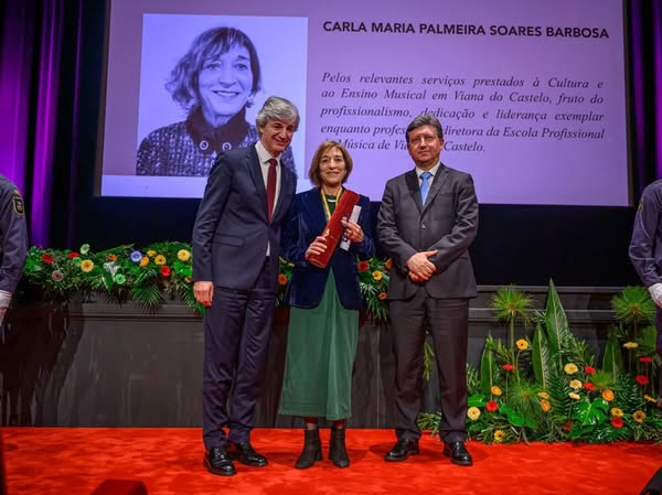 Município reconhece o mérito em cerimónia solene
