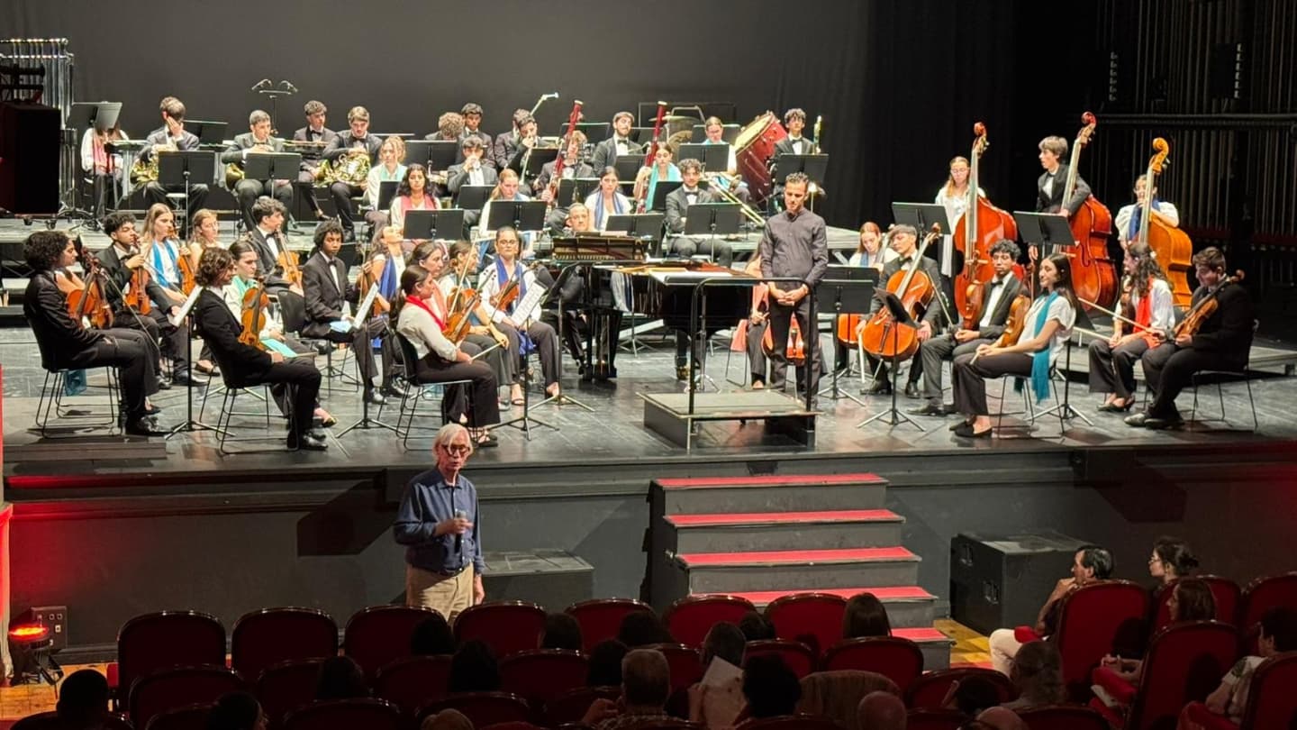 “MÚSICA AQUÁTICA – lendas de rio a mar”, da autoria do compositor Cândido Lima